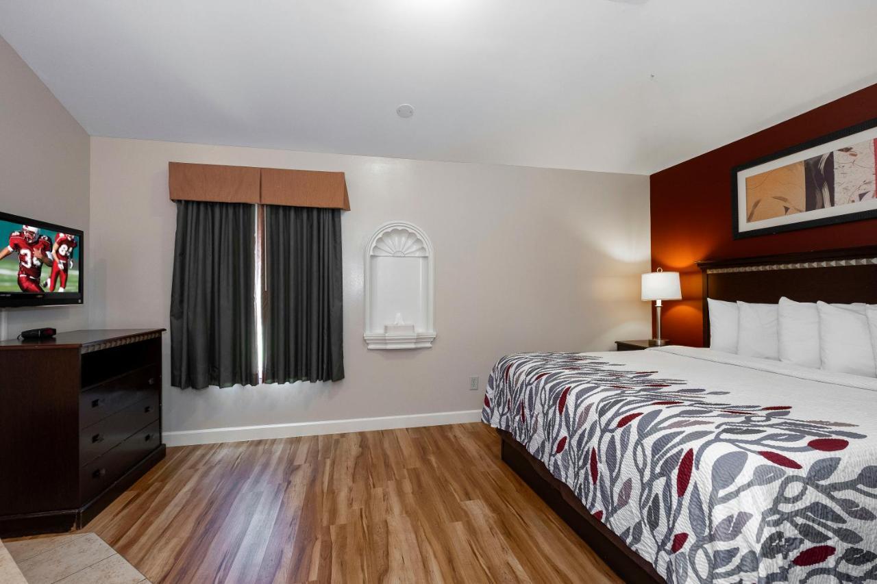 Red Roof Inn & Suites Wilson Buitenkant foto