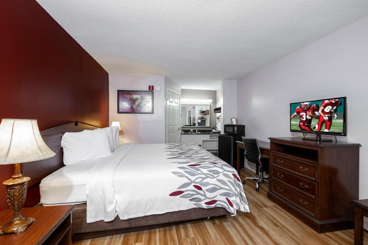 Red Roof Inn & Suites Wilson Buitenkant foto