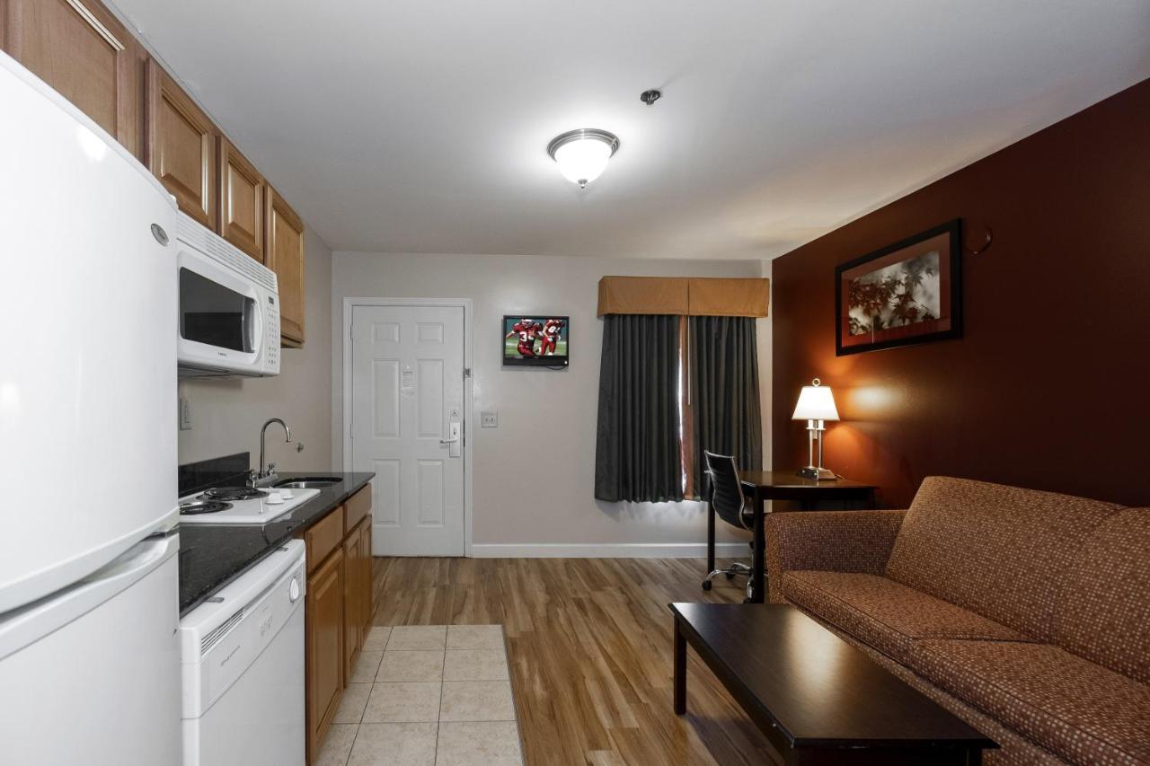 Red Roof Inn & Suites Wilson Buitenkant foto