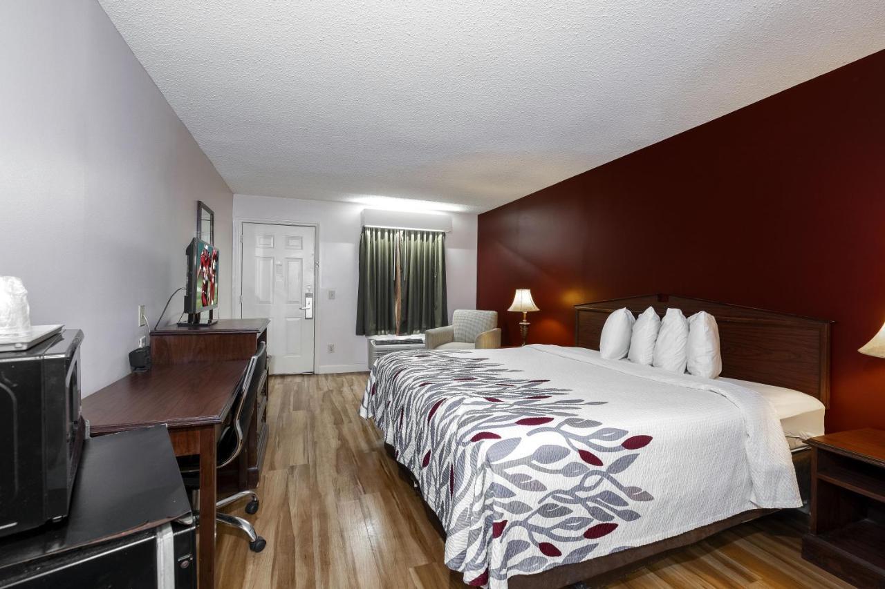 Red Roof Inn & Suites Wilson Buitenkant foto