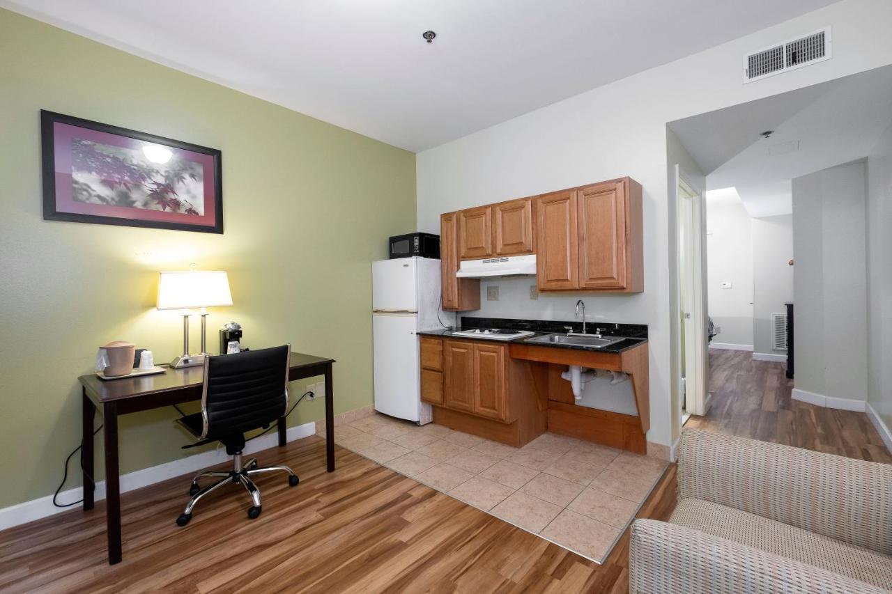 Red Roof Inn & Suites Wilson Buitenkant foto