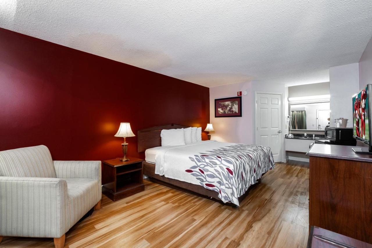 Red Roof Inn & Suites Wilson Buitenkant foto